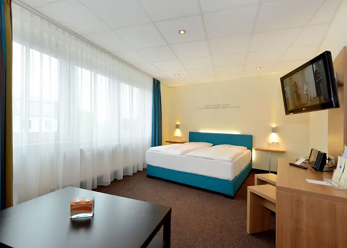 فندق Center Kaiserhof ناومبورغ