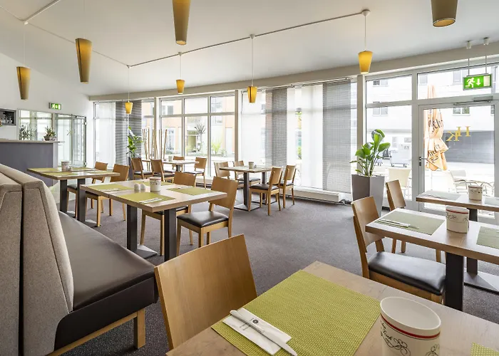 Center Kaiserhof 3* ناومبورغ